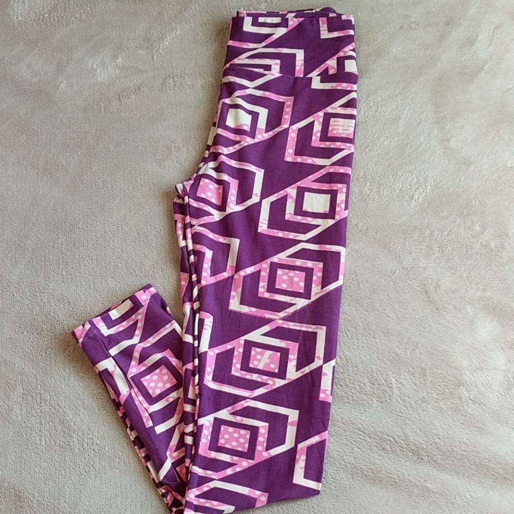 *NEW* LulaRoe OS leggings!